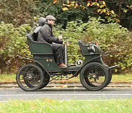 Double phaeton body 1900on a 31⁄2hp De Dion-Bouton chassis