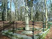 Memorial on the site of where the Earl's body was hidden