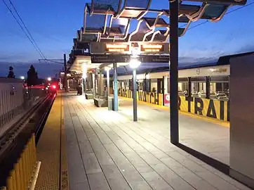 E Line (Los Angeles Metro) platform at Culver City station, 2015