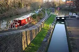 Isis Lock, linking the mill stream (right) and the Oxford Canal (left).
