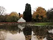 Lake and 1930s Victorian style conservatory (2008)