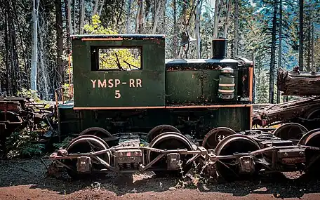 No. 5 is a two-axle diesel switch engine with a narrow gauge of 3 ft (914&nbsp;mm).